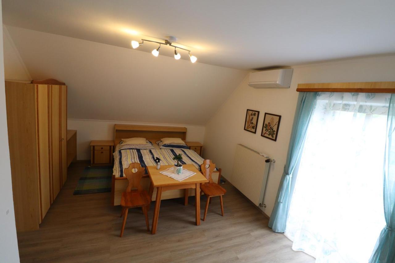 Gaestehaus Ulbl Kitzeck im Sausal Buitenkant foto